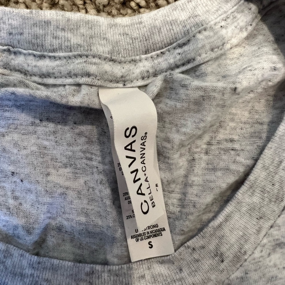 Canvas T-shirt. 4th of July. Small.never worn. - Picture 2 of 3
